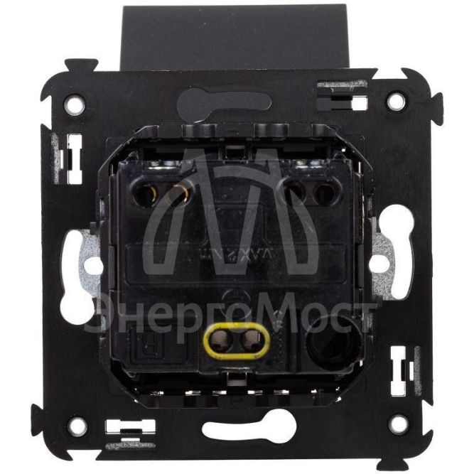 Розетка 1-м СП 2мод. Avanti &amp;quot;Черный матовый&amp;quot; 16А 2P+E защ. шторки с крышкой механизм черн. DKC 4412013