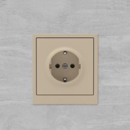 Розетка силовая KANT 2P+E защ. шторки ванильн. марципан DKC 7015003