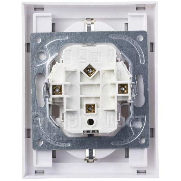 Розетка двойная Levit с заземл. с защ. шторками 16А кофе макиато/бел. ABB 2CHH223457C6018