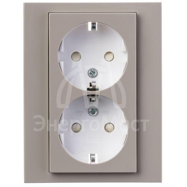 Розетка двойная Levit с заземл. с защ. шторками 16А кофе макиато/бел. ABB 2CHH223457C6018