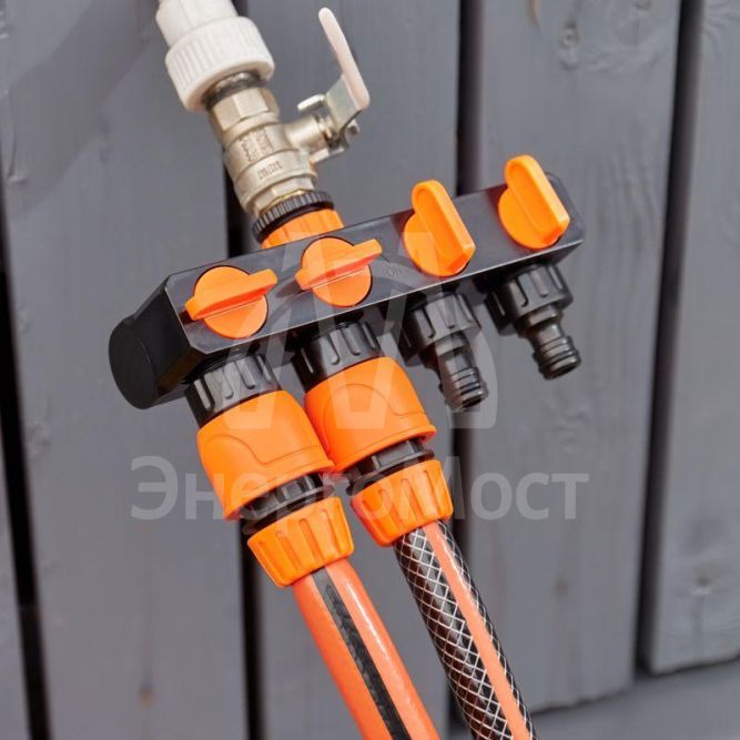 Разветвитель для шланга на 4 канала 1/2-3/4дюйма ЧЕТЫРЕ СЕЗОНА 62-0225