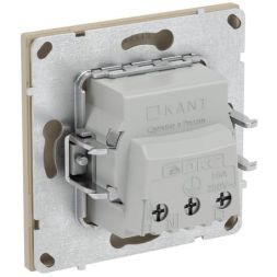 Розетка силовая KANT 2P+E защ. шторки ванильн. марципан DKC 7015033