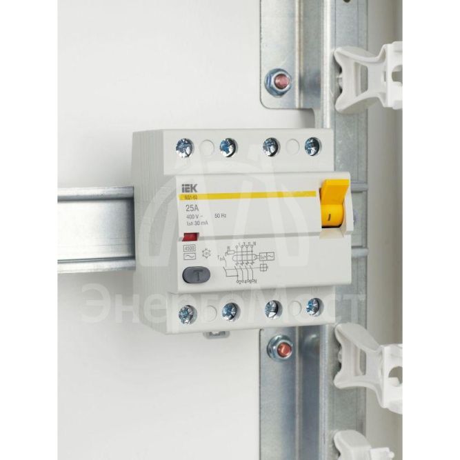 Выключатель дифференциального тока (УЗО) 4п 25А 30мА тип AC ВД1-63 IEK MDV10-4-025-030