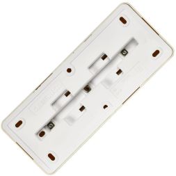 Розетка 3-м ОП Октава 10А IP20 без заземл. крем. IEK ERO30-K33-10-DC