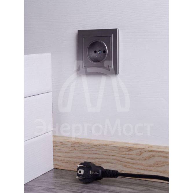 Розетка СП BRITE РСР10-1-0-БрС 10А в сборе без заземл. без защ. шторок сталь IEK BR-R10-10-K46-F