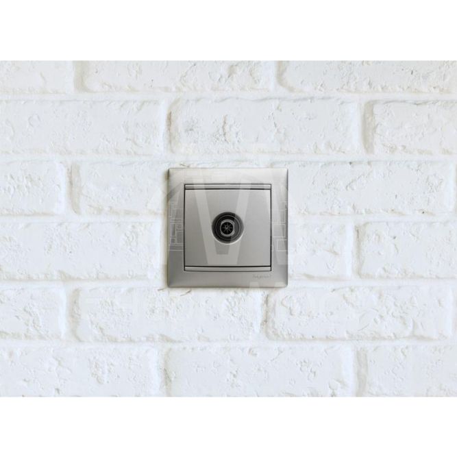 Розетка телевизионная TV СП Valena 1.5дБ 2400МГц с топологией &amp;quot;звезда&amp;quot; механизм алюм. Leg 770129