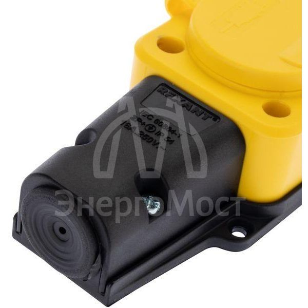 Розетка штепсельная трехместная влагозащищенная с заземл. 16А IP54 каучук желт. Rexant 111-126