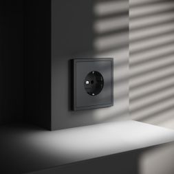 Розетка 1-м СП S70 16А с заземл. механизм графит Voltum VLS040107