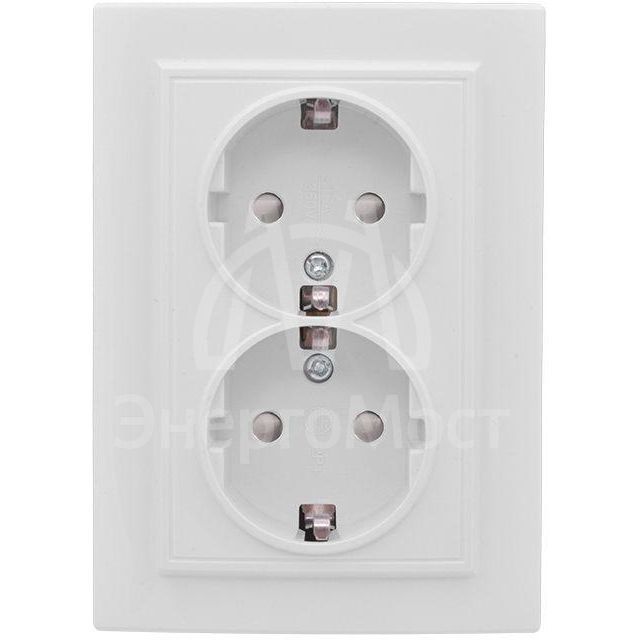 Розетка 2-м СП Минск 16А защ. шторки с заземл. бел. Basic EKF ERR16-128-100