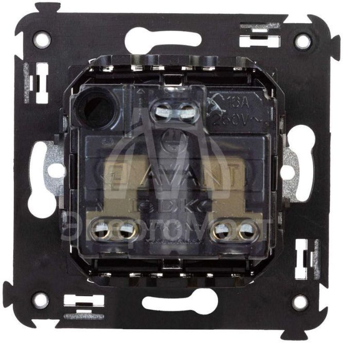 Розетка СП 3п 2P+E Avanti &amp;quot;Черный квадрат&amp;quot; защ. шторки DKC 4402003