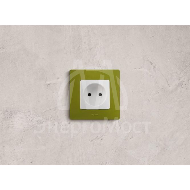 Механизм розетки 1-м СП Etika 16А IP31 250В 2P без заземл. защ. шторки немецк. стандарт винт. клеммы бел. Leg 672234