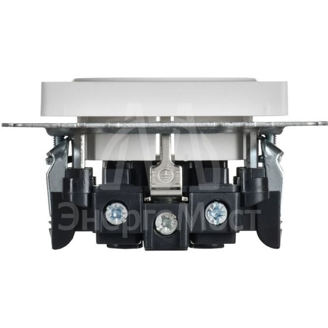 Розетка BRITE РС14-1-0-БрАБ 16А с заземл. защ. шторки механизм арктич. бел. IEK BR-R14-16-K91