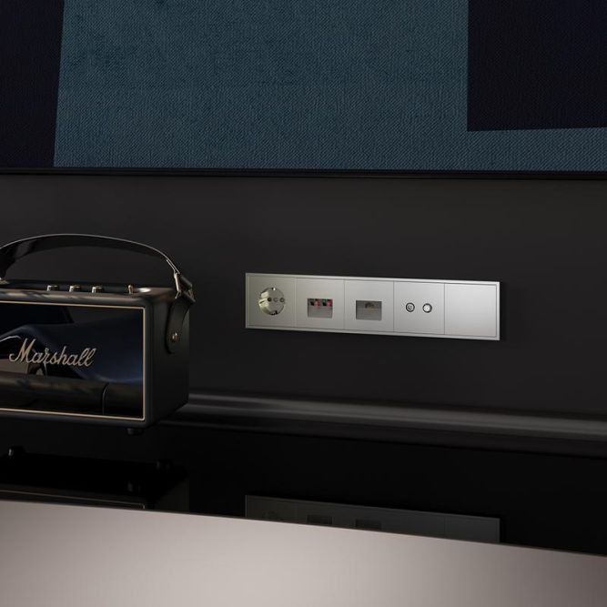 Розетка 1-м СП S70 16А с заземл. защ. шторки механизм шелк Voltum VLS040204