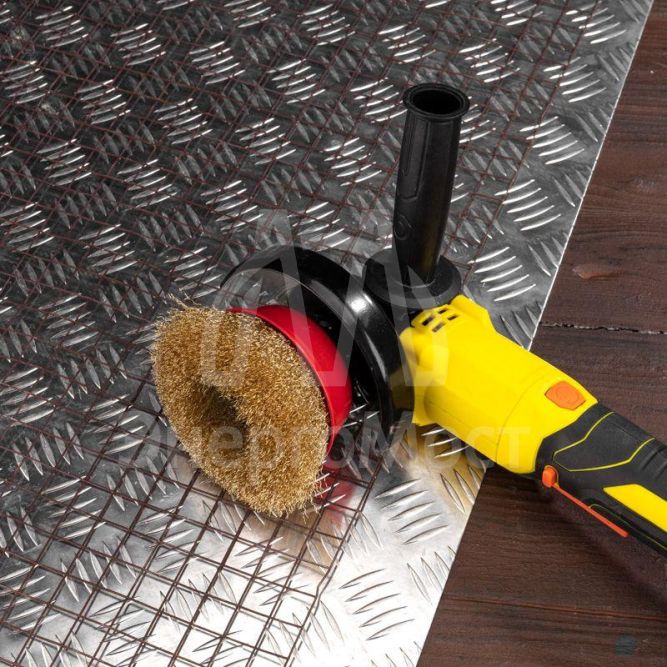 Щетка чашечная для УШМ витая латунированная проволока 125мм М14 Kranz KR-91-1210