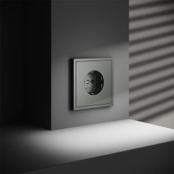 Розетка 1-м СП S70 16А с заземл. защ. шторки механизм титан Voltum VLS040206