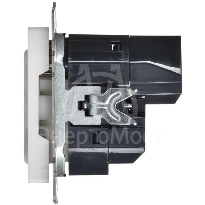 Розетка BRITE РЮш10-1-БрАБ 16А с USB A+A 2.1А с заземл. защ. шторки механизм арктич. бел. IEK BR-R14-16-U21-D21-K91