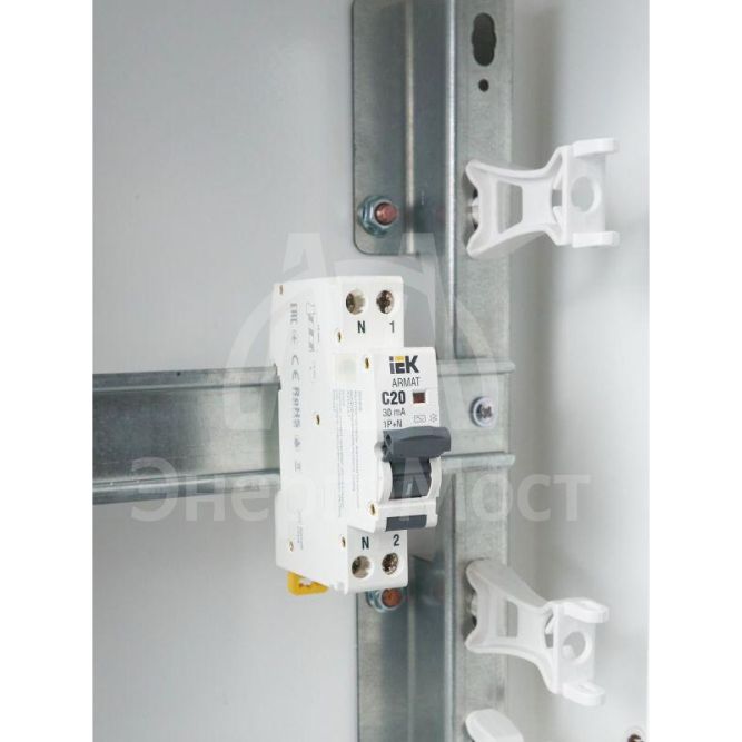 Выключатель автоматический дифференциального тока 1P+NP C20 30мА тип AC (18мм) АВДТ B06S ARMAT IEK AR-B06S-1N-C20C030