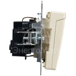 Розетка BRITE РСбш10-3-БрКр 16А IP20 с заземл. защ. шторки с крышкой беж. IEK BR-R16-16-K10