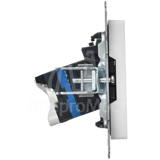 Розетка компьютерная СП BRITE РК10-БрАБ RJ45 кат.5E механизм арктич. бел. IEK BR-K10-1-K91