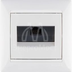 Механизм розетки информ. 1-м СП Valena RJ45 CAT.5E UTP на винтах бел. Leg 774238