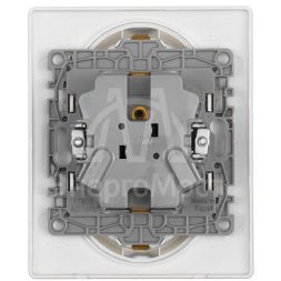 Розетка 2-м СП Etika 16А IP20 250В 2P+E с заземл. немецк. стандарт винт. клеммы в сборе алюм. Leg 672423