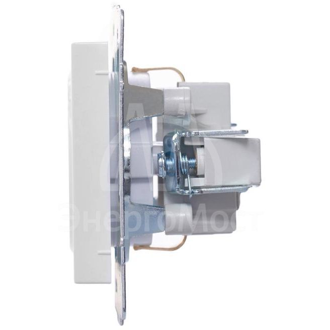 Розетка 1-м СП Vesna с заземл. ПБТ механизм бел. LEZARD 742-0288-122B