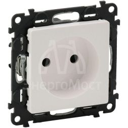 Механизм розетки 1-м СП Valena Life 16А IP20 250В 2К с лиц. панелью защ. шторки безвинт. зажимы бел. Leg 753416
