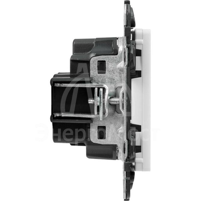 Механизм розетки 1-м СП Valena Life 16А IP20 250В 2К с лиц. панелью защ. шторки безвинт. зажимы бел. Leg 753416