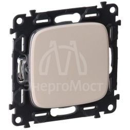 Механизм переключателя 1-кл. СП Valena Allure 10А IP20 250В 10AX с лиц. панелью безвинт. зажимы сл. кость Leg 752806