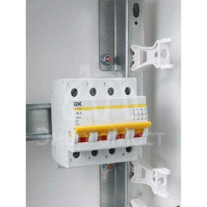 Выключатель нагрузки ВН-32 40А/4П IEK MNV10-4-040