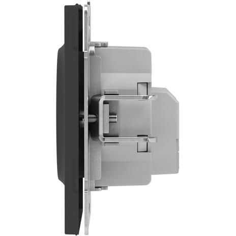 Розетка силовая KANT 2P+E защ. шторки черн. уголь DKC 7012003