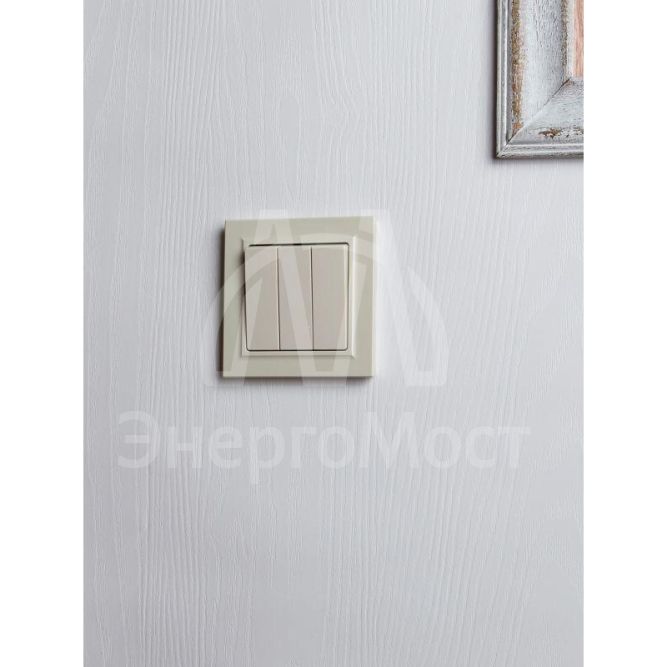 Выключатель 3-кл. СП BRITE ВС10-3-0-БрКр 10А беж. IEK BR-V30-0-10-K10