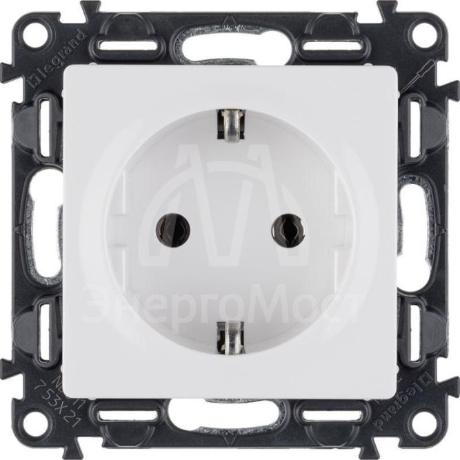 Механизм розетки 1-м СП Valena Life 16А IP2X 250В 2К+З с лиц. панелью безвинт. зажимы бел. Leg 753421