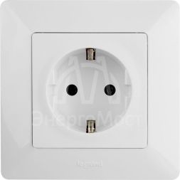 Механизм розетки 1-м СП Valena Life 16А IP2X 250В 2К+З с лиц. панелью безвинт. зажимы бел. Leg 753421