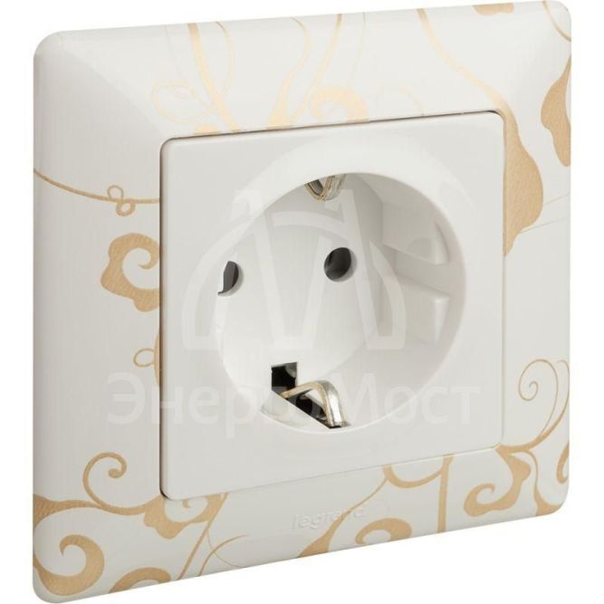 Механизм розетки 1-м СП Valena Life 16А IP2X 250В 2К+З с лиц. панелью безвинт. зажимы бел. Leg 753421
