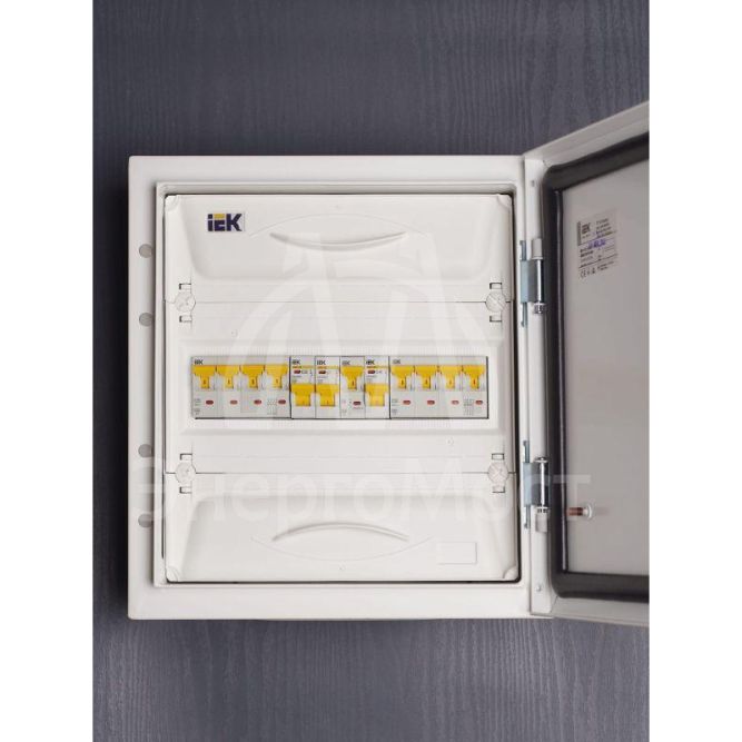 Выключатель автоматический модульный 1п C 1А 4.5кА ВА47-29 IEK MVA20-1-001-C
