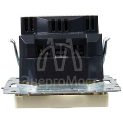 Розетка BRITE РЮш10-2-БрКр 16А с USB A+A 3.1А с заземл. защ. шторки беж. IEK BR-R14-16-U21-D31-K10