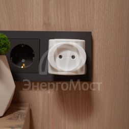 Тройник электрический биметалл 220В 6А бел. REXANT 11-1064