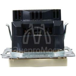 Розетка BRITE РЮш10-1-БрКр 16А с USB A+A 2.1А с заземл. защ. шторки беж. IEK BR-R14-16-U21-D21-K10