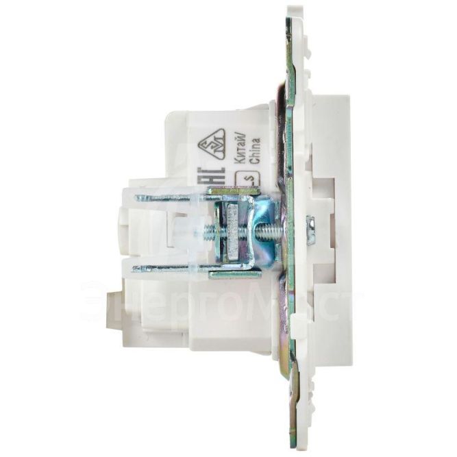 Розетка SKANDY 16А с заземл. защ. штроки б/к SK-R06W арктич. бел. IEK SK-R14-16-1-K01