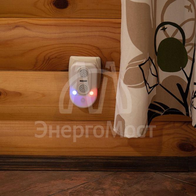 Отпугиватель ультразвуковой вредителей с LED индикатором (S90) Rexant 71-0038
