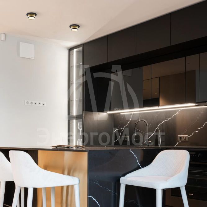 Спот 233 GU10х1 10Вт IP20 Voltega VGL7233DLB-01B