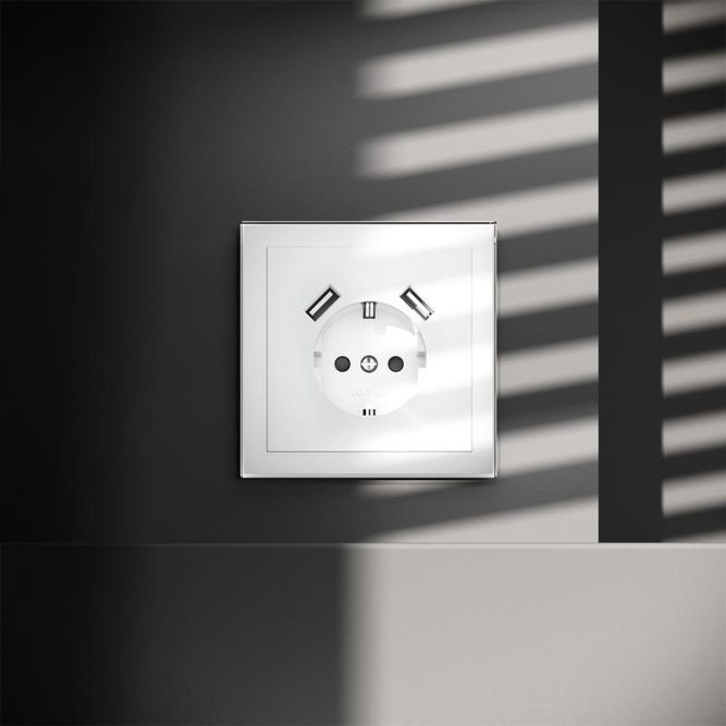 Розетка 1-м СП S70 16А с USB A+A с заземл. защ. шторки механизм бел. глянцевый Voltum VLS040401