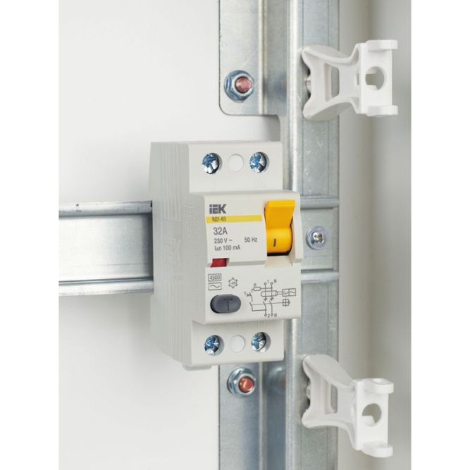 Выключатель дифференциального тока (УЗО) 2п 32А 100мА тип AC ВД1-63 IEK MDV10-2-032-100