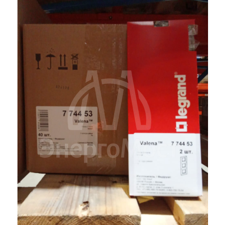 Рамка 3-м Valena горизонт. бел. Leg 774453