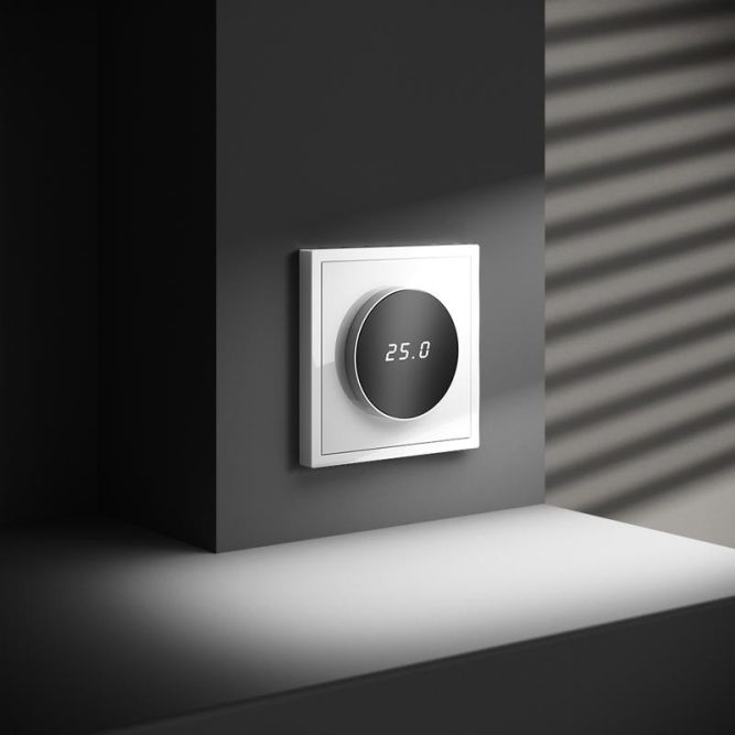 Терморегулятор электронный S70 с индикацией и датчиком для теплого пола механизм бел. глянцевый Voltum VLS070101