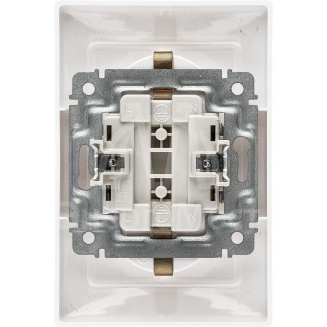 Розетка 2-м СП Valena в сборе с заземл. бел. Leg 774400