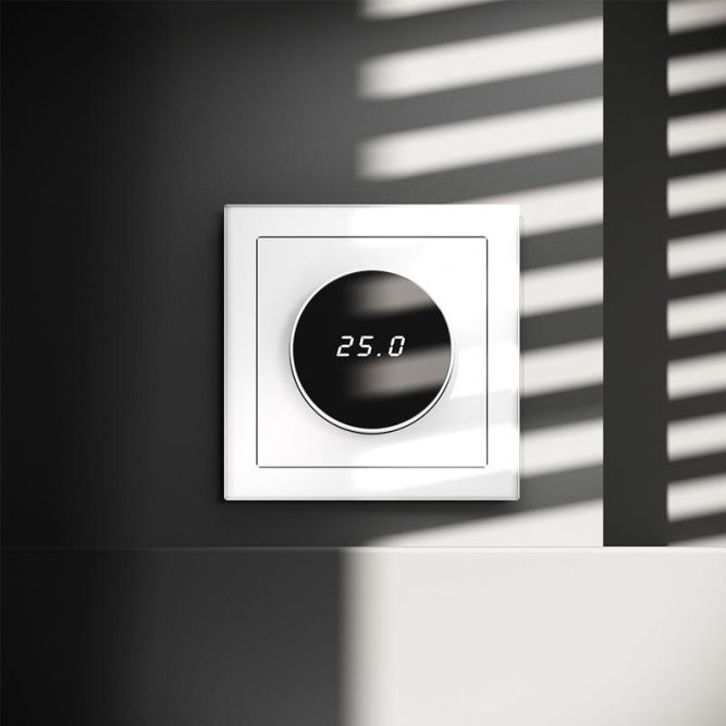 Терморегулятор электронный S70 с индикацией и датчиком для теплого пола механизм бел. матов. Voltum VLS070102