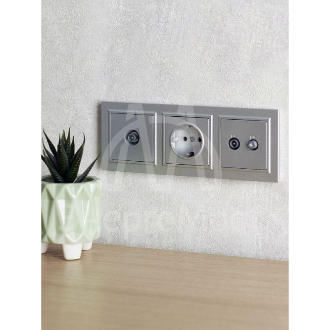 Рамка 3-м BRITE РУ-3-БрА алюм. IEK BR-M32-K47