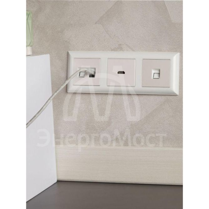 Рамка 3-м BRITE РУ-3-Бр бел./бел. IEK BR-M32-12-K01